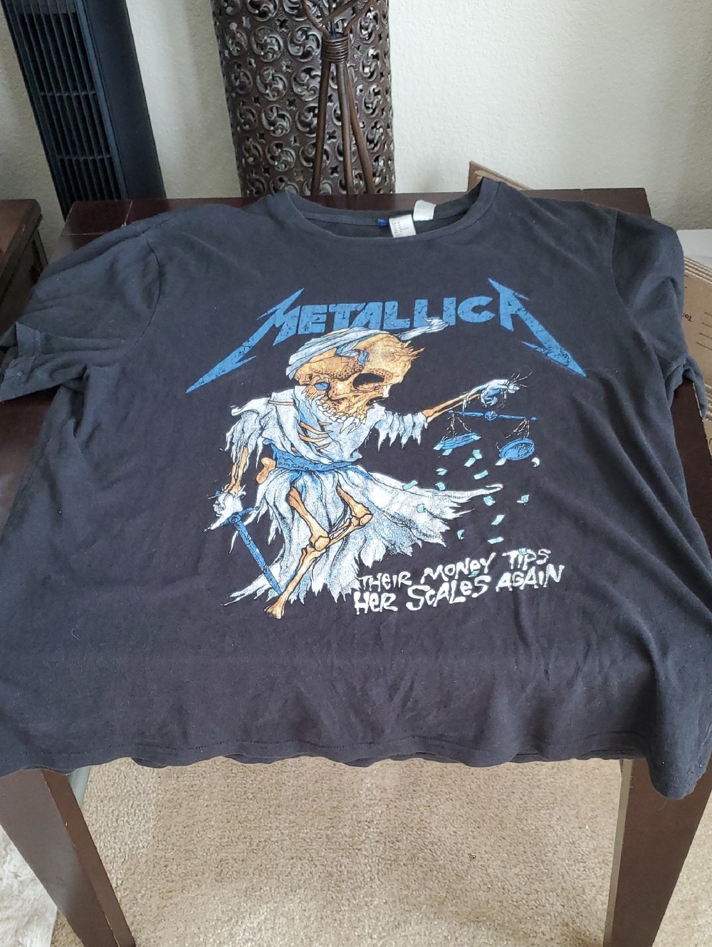 Short Sleeve Graphic Tee in Black with Blue Artwork